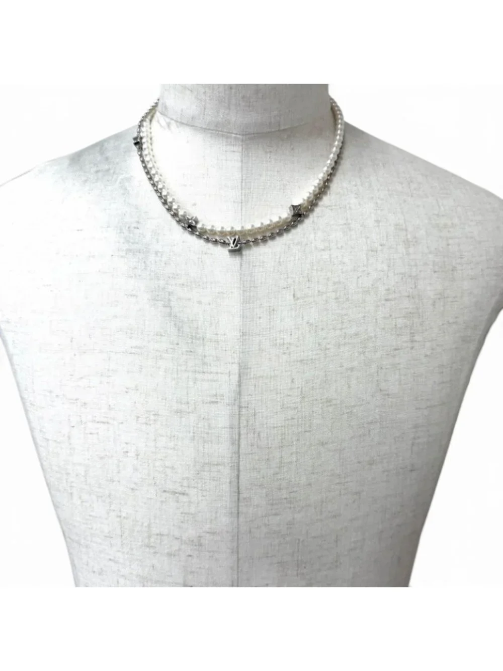 Louis Vuitton Necklace Pearl Fusion Silver White